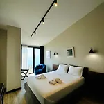 Gogo's Boutique 4*