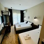 Gogo's Boutique 4*