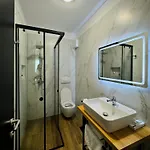 Hotel Gogo's Boutique Dhërmi
