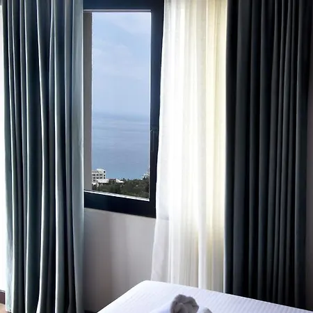 Gogo's Boutique Отель 4*