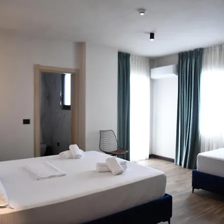 Отель Gogo's Boutique 4*