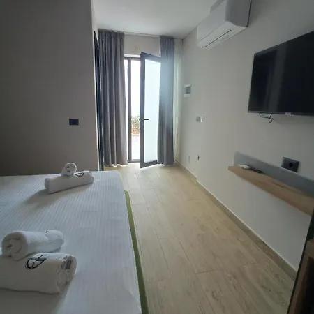 Gogo's Boutique Отель 4*