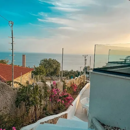 Gogo's Boutique Hotel 4*