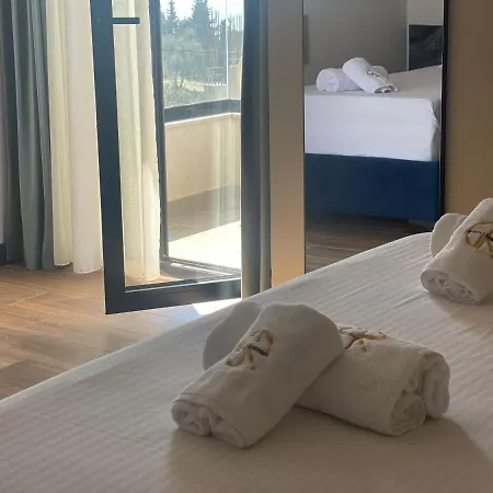 Gogo's Boutique Hotel 4*