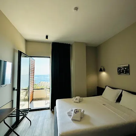 Gogo's Boutique Отель 4*