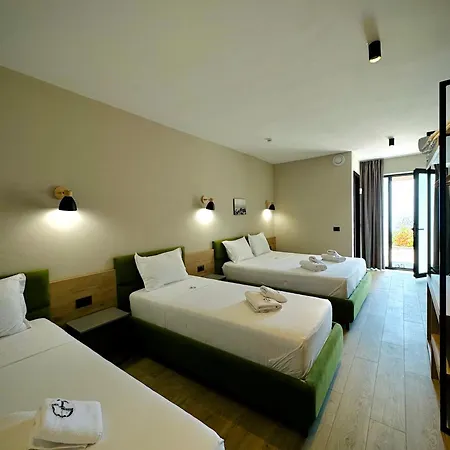 Gogo's Boutique Отель 4*