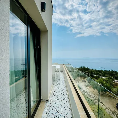 Gogo's Boutique Hotel 4*