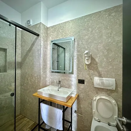 Gogo's Boutique 4* Dhërmi