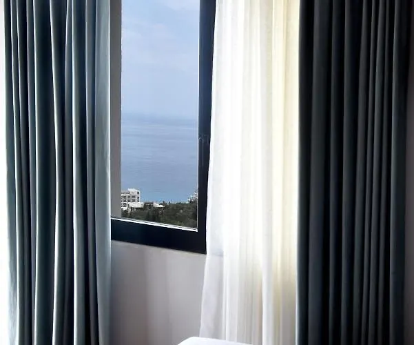 Gogo's Boutique Hotel 4*