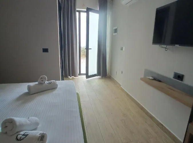 Gogo's Boutique Hotel 4*