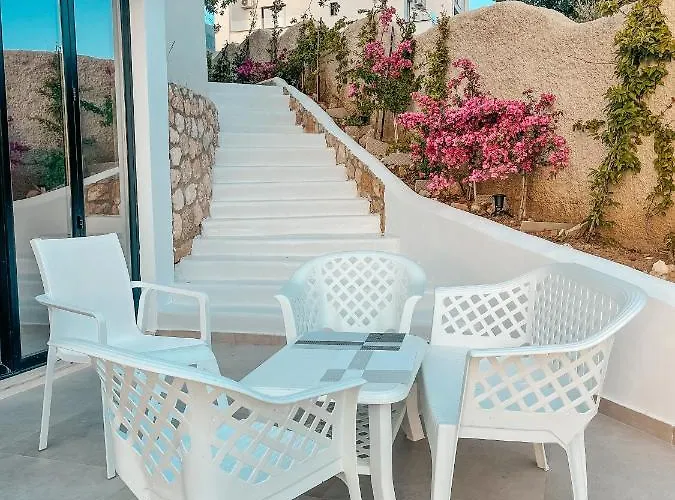 Gogo's Boutique Hotel 4*