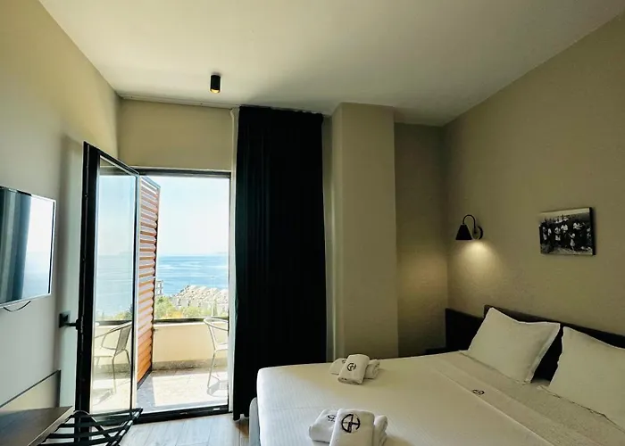 Gogo's Boutique Hotel 4*