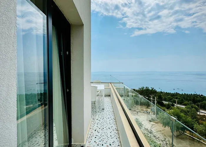 Gogo's Boutique Hotel 4*